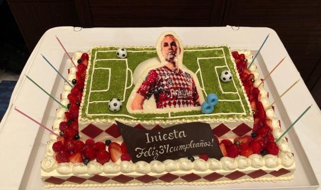 第1个欧冠亚冠双料冠军？伊涅斯塔喊出"制霸亚洲"